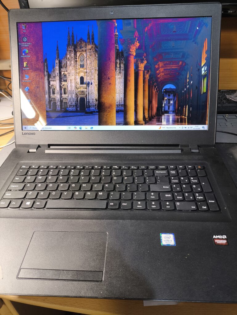 Lenovo IdeaPad 110-17IKB z uruchomionym Windows 10 po instalacji systemu